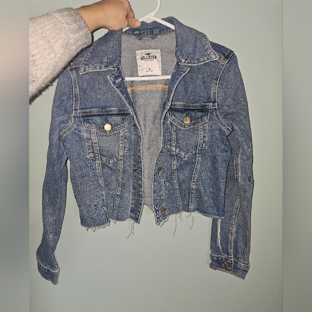 Hollister Women's Distressed Cut Off Blue Jean Jacket Size Small